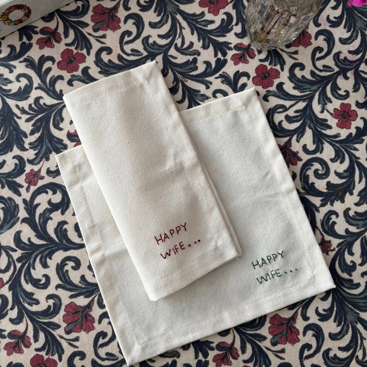 Pack de 2 servilletas bordadas Happy Wife... Happy Life
