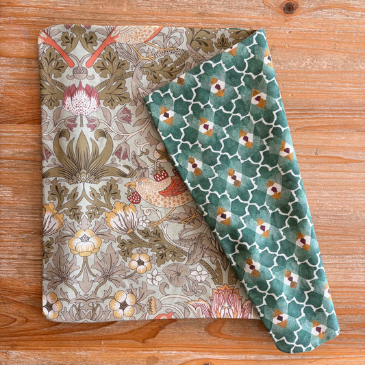Mantel resinado reversible Damasco-Malvasía